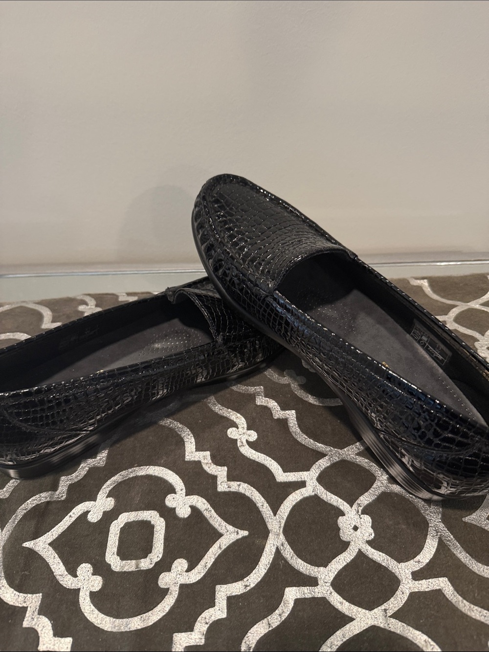 SAS Black Croc Embossed Leather Loafers - size 11 Wide